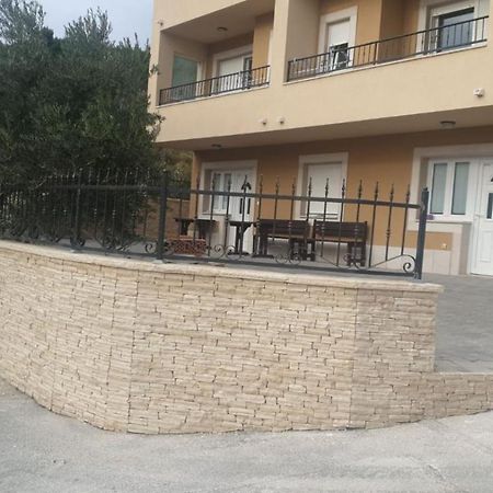 Ferdo 2 Appartement Makarska Buitenkant foto