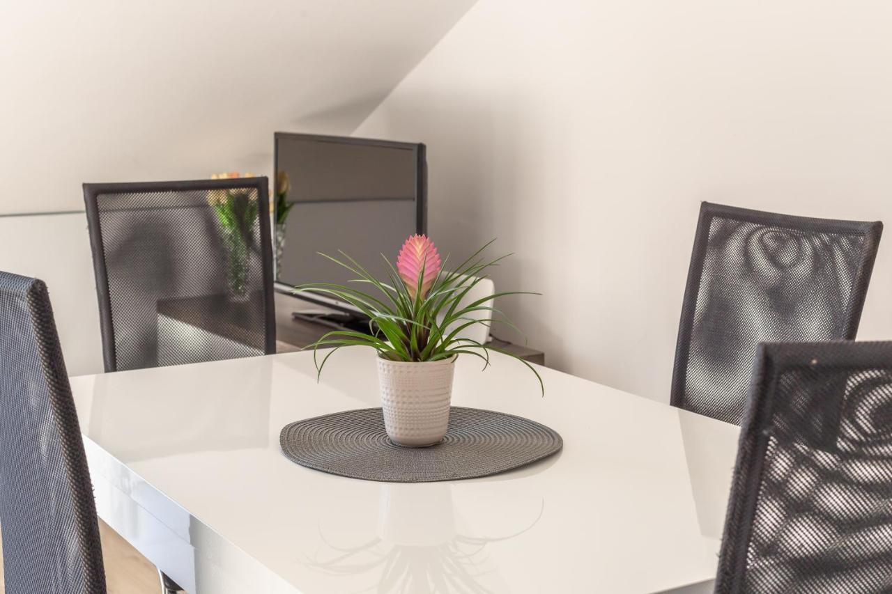 Ferdo 2 Appartement Makarska Buitenkant foto