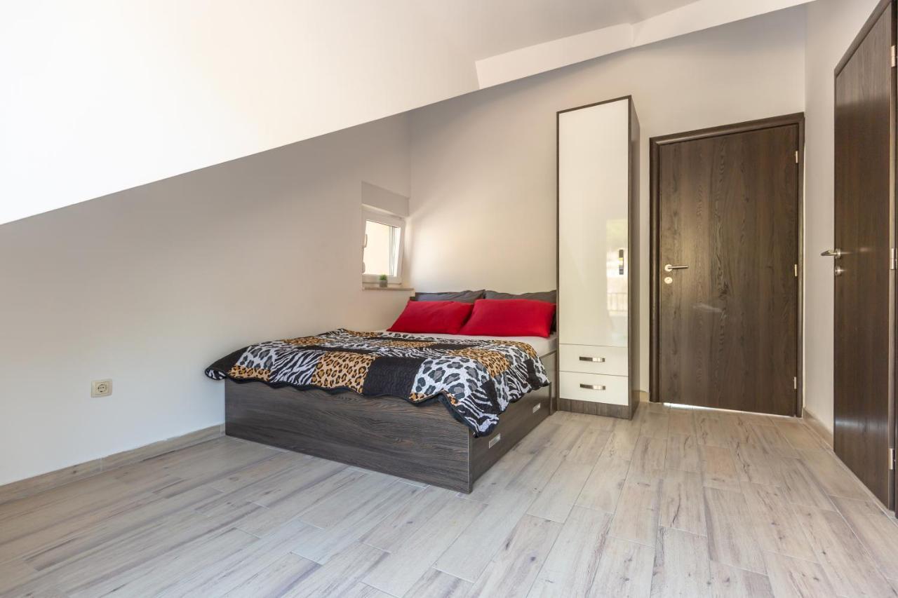 Ferdo 2 Appartement Makarska Buitenkant foto