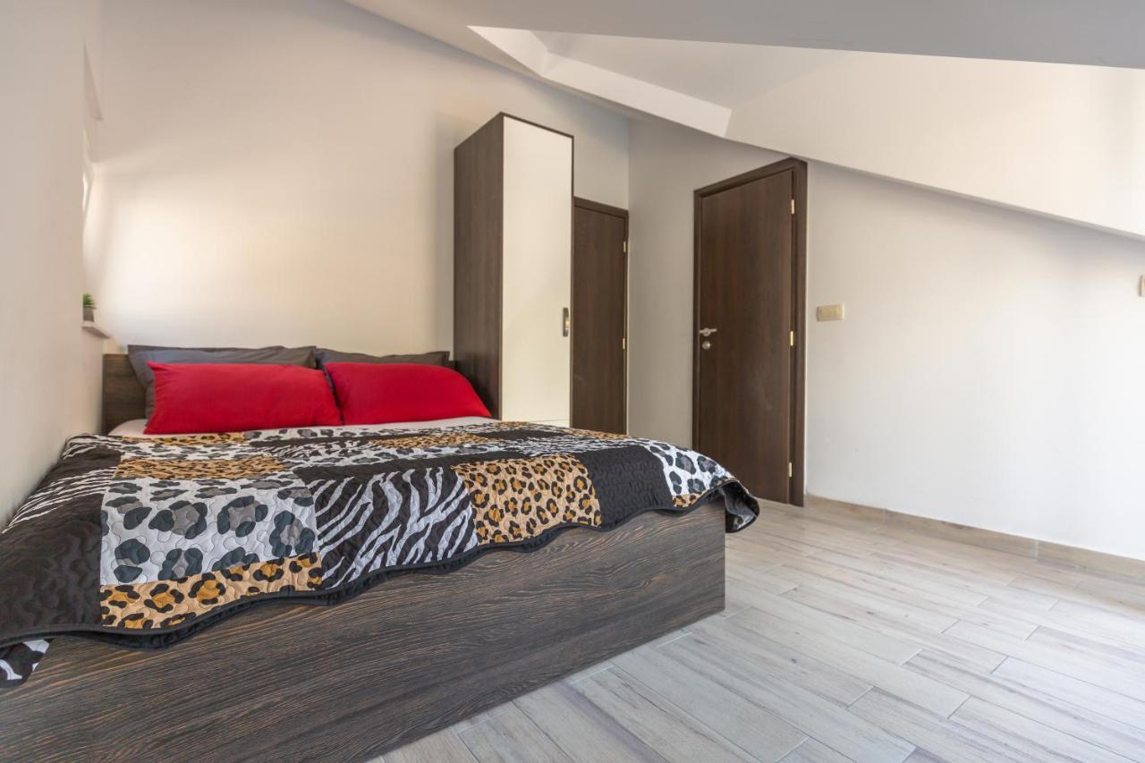 Ferdo 2 Appartement Makarska Buitenkant foto