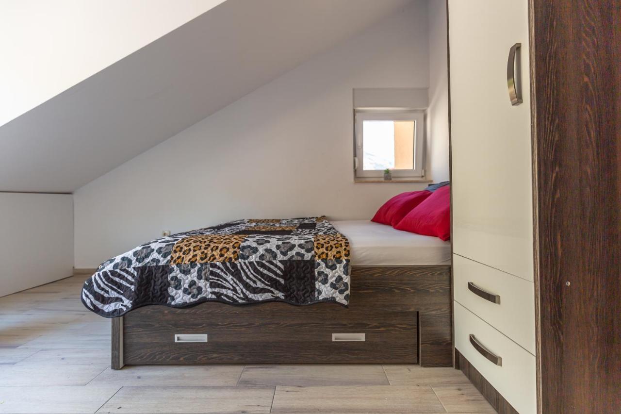 Ferdo 2 Appartement Makarska Buitenkant foto